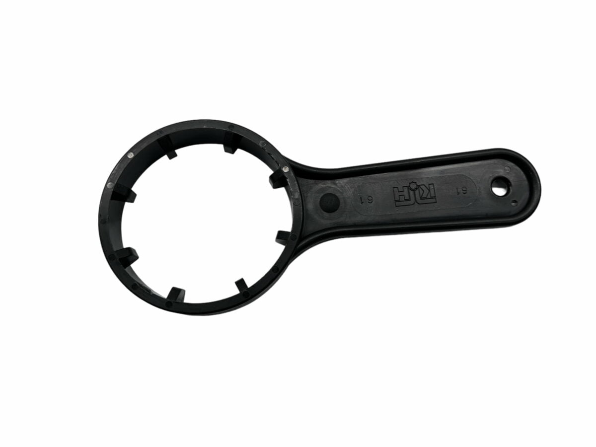 screw-cap-wrench-tightening-tool